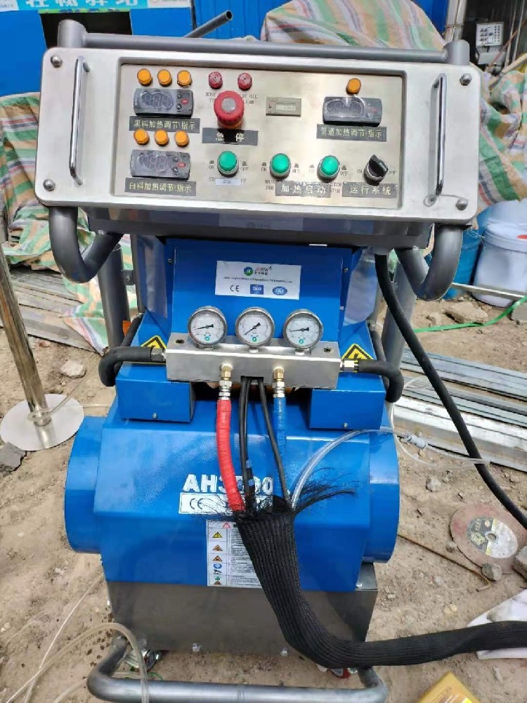 為什么于鏊選擇聚氨酯發泡機？